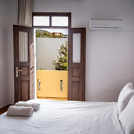 Elithas & Budget Apartman Mandráki