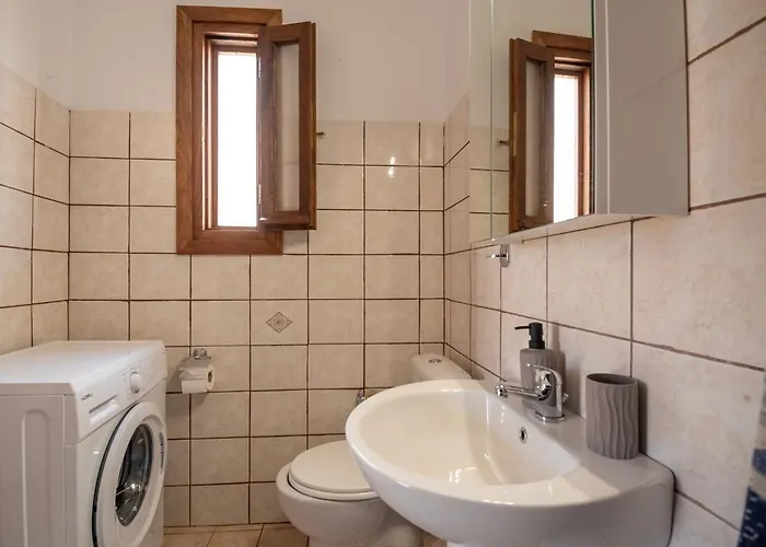 شقة Elithas & Budget Mandrákion